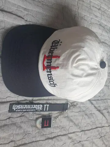 GDRAGON UBERMENSCH 캡과 키링