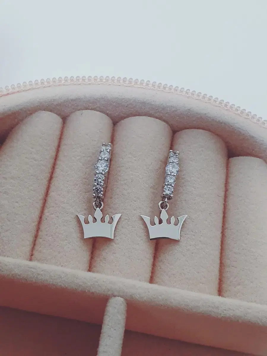 J.ESTINA 14k Earrings