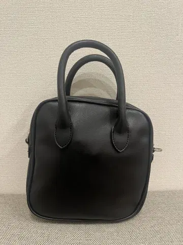 블랙 스퀘어 핸드백