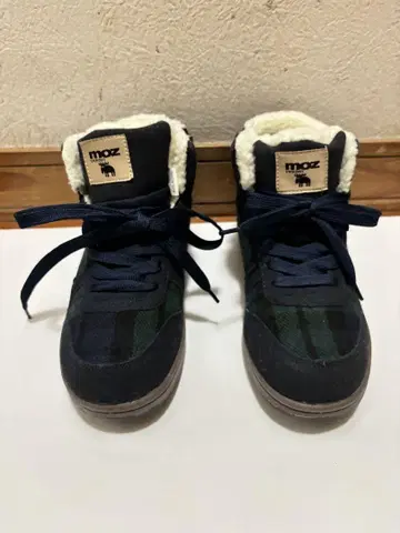 새상품급 moz 모즈 하이컷 스니커즈 네이비 체크 24cm