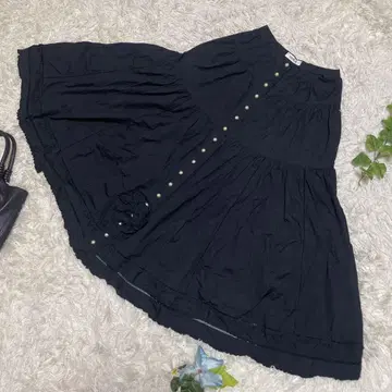 새상품급 잉게보그 롱 플레어 스커트 블랙 18 버튼 펄 슬림 XS 상당