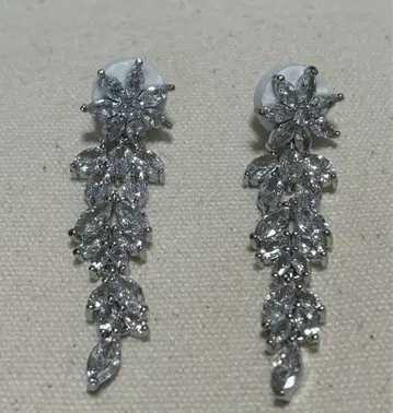 큐빅 지르코니아 귀걸이 실버 엘레강트한 꽃 모티브의 롱 귀걸이