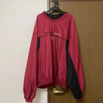 짙은 빨간색 풀오버 나일론 자켓
