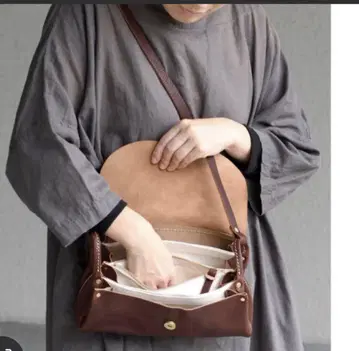cham 브라운 가죽 숄더백