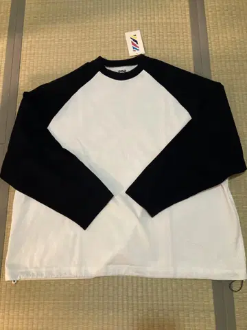 이즈네스 벌룬 래글런 롱 슬리브 티셔츠