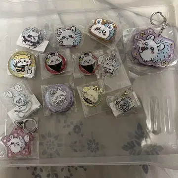치이카와 모몽가 굿즈 정리 아크릴 스탠드 참 캔뱃지