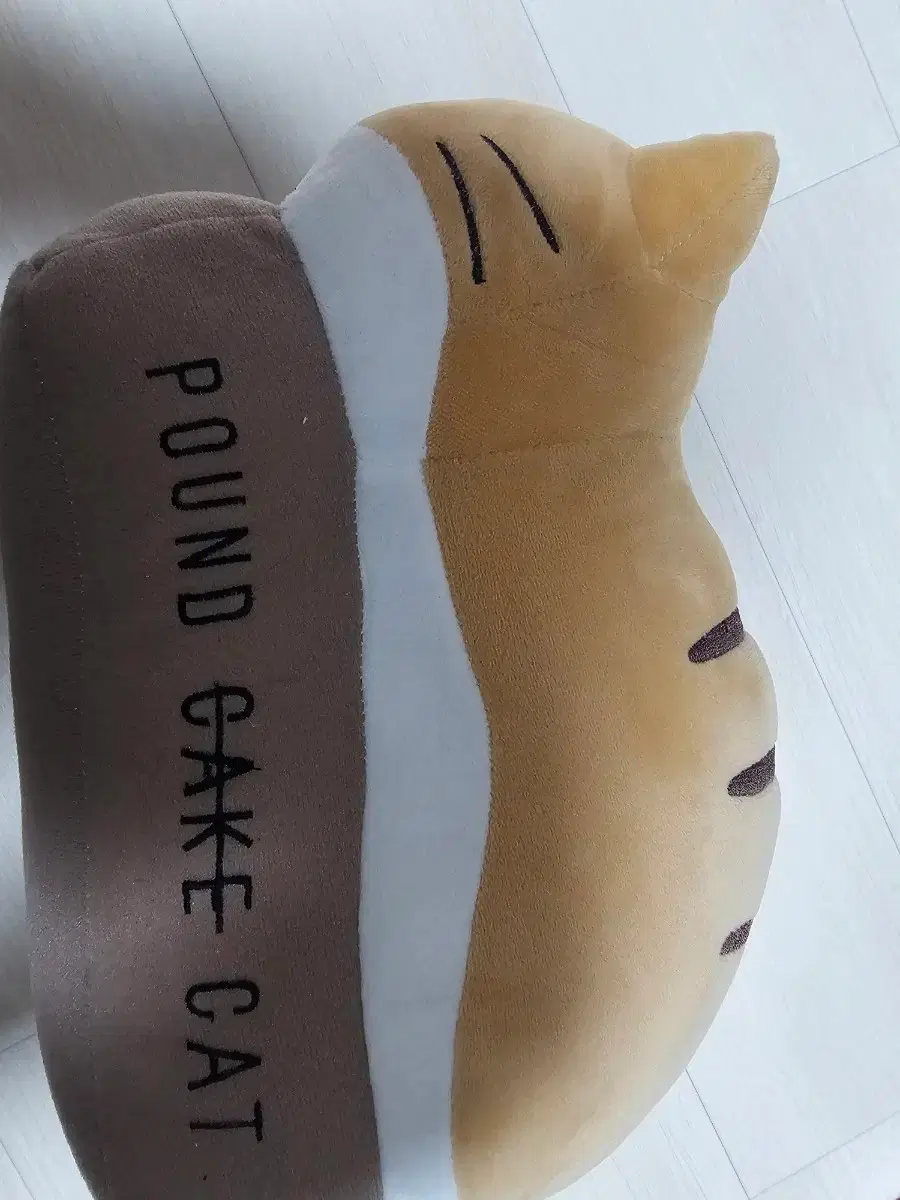 Shokupan Cat Pound Cat Doll