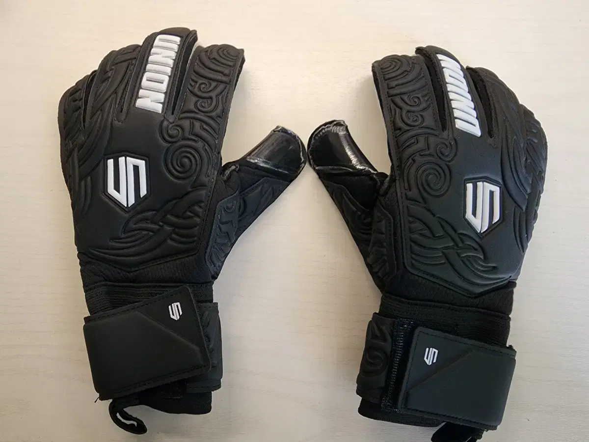 Union MG Smart Gun Cut Darkness Goalkeeper Gloves