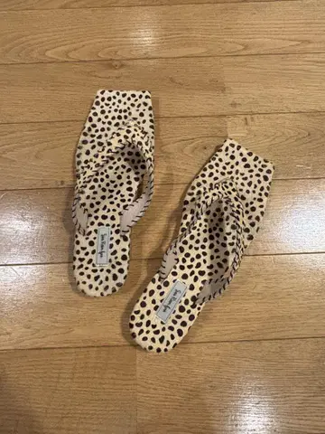 searoomlynn 레오파드 송치 텅 샌들 L