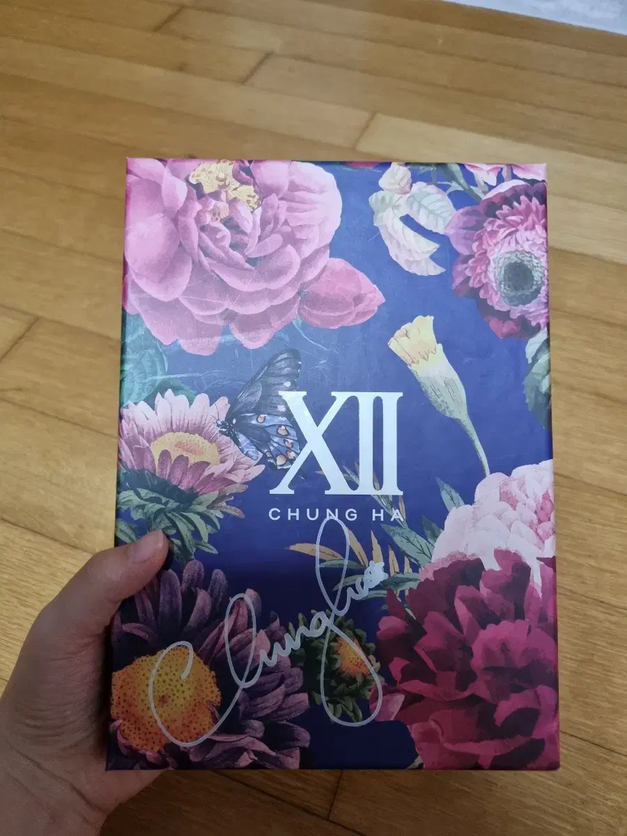 Chung Ha signed album