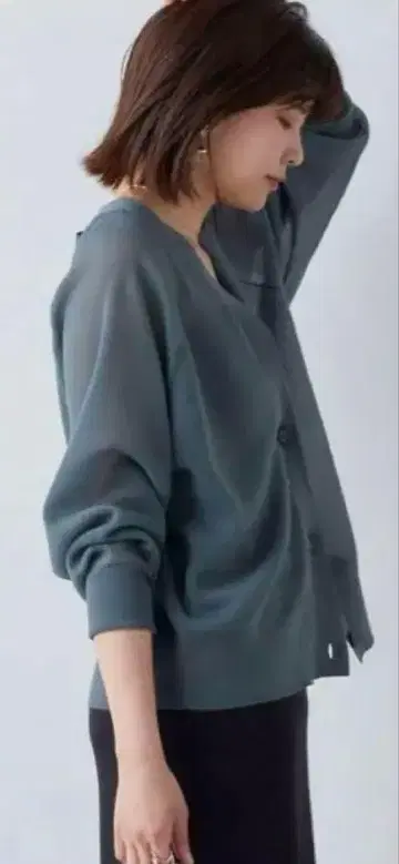개럴개런트 그레이 V넥 가디건 긴팔