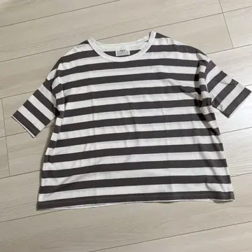 TROIS 스트라이프 티셔츠