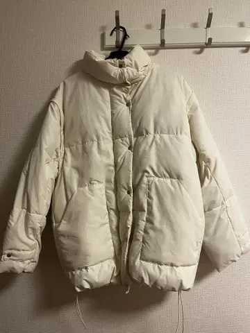 화이트 다운 자켓