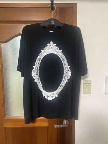 넘버나인 라운드 프레임 티셔츠