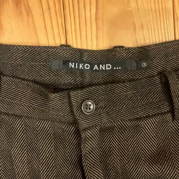 NIKO AND... 헤링본 슬랙스