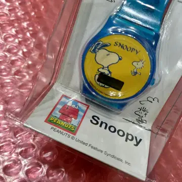 SNOOPY 스누피 우드스탁 디지털 손목시계 PEANUTS 미사용