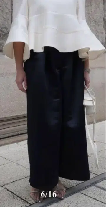 헤이브 새틴 플레어 가우초 팬츠 네이비