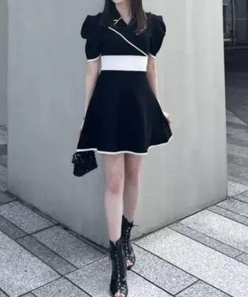 테일러드 칼라 미니 플레어 하프 니트 원피스 rienda 리엔다