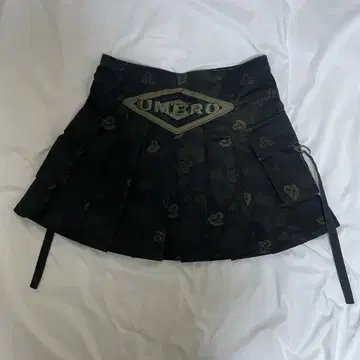 UMBRO■X LEEY] Cargo Mini Pleats Skirt■送料込 새상품) LEEY x umbro Cargo Mini Skirt | 브랜드 중고거래