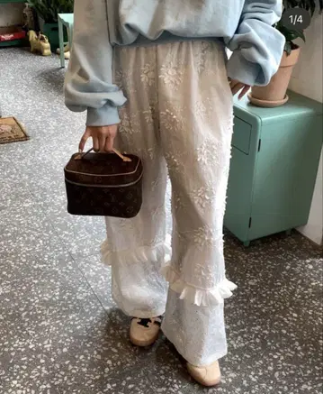 레이스 팬츠