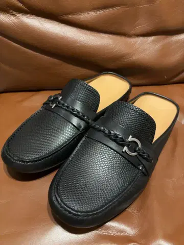 페라가모 Ferragamo 남성용 뮬 블랙 사이즈 9.5