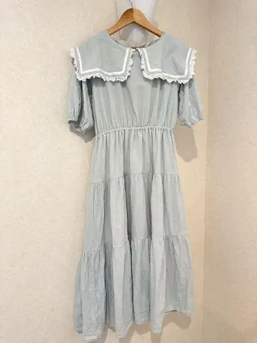 Areeam 스퀘어 칼라 티어드 원피스