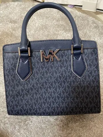 Michael Kors 네이비 핸드백