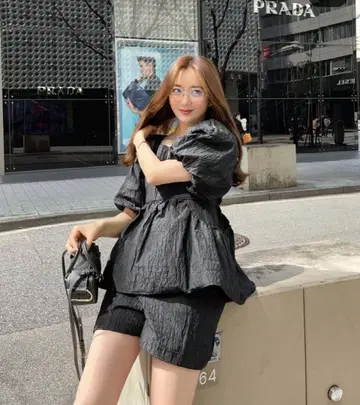 HYEON 이자벨 블라우스