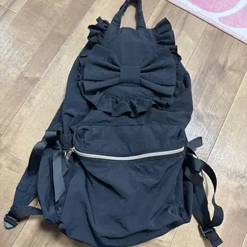 리본 포함 블랙 백팩 아오키 미사코