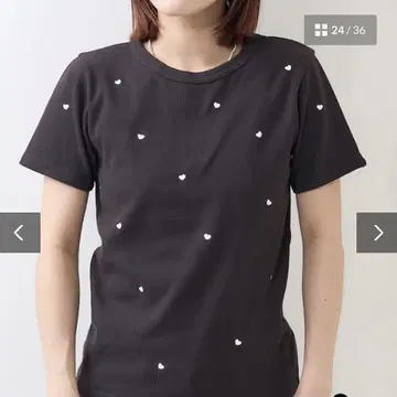 FREAK'S STORE 미니 하트 자수 반팔 티셔츠 블랙