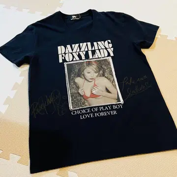 Dazzling Foxy Lady V넥 티셔츠 사인 포함