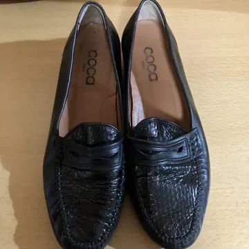 COCA 블랙 로퍼 미들 힐