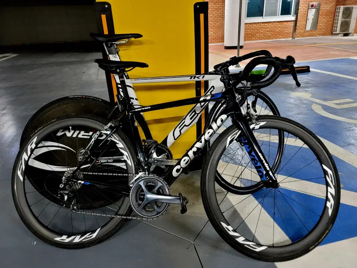 Cervelo R3 Full Carbon Full Ultegra Road Bike
