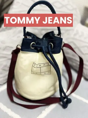 TOMMY JEANS 필로우 버킷 백 아이보리/네이비