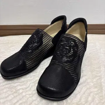새상품급 미스쿄코 4E 플라워 메쉬 컴포트 블록 23cm