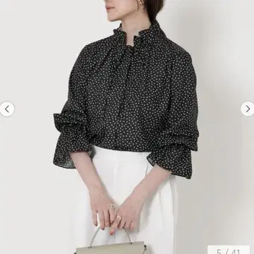 새상품 UNITED ARROWS 프릴 칼라 플레어 슬리브 블라우스
