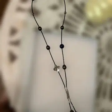 조정 가능한 라리엇 목걸이