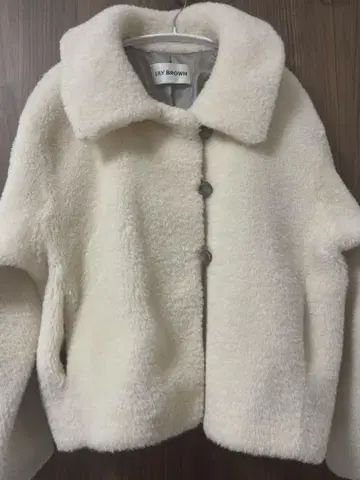 릴리 브라운 보아 코트