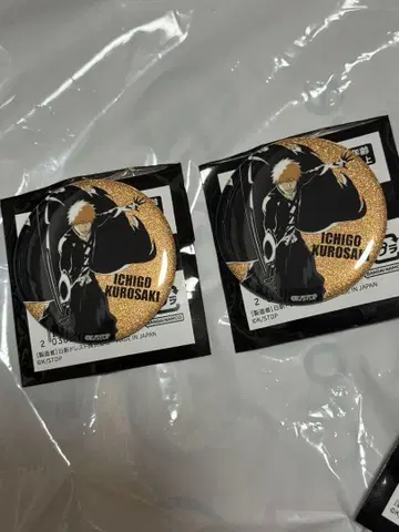 BLEACH WORLD 캔뱃지 쿠로사키 이치고 2개