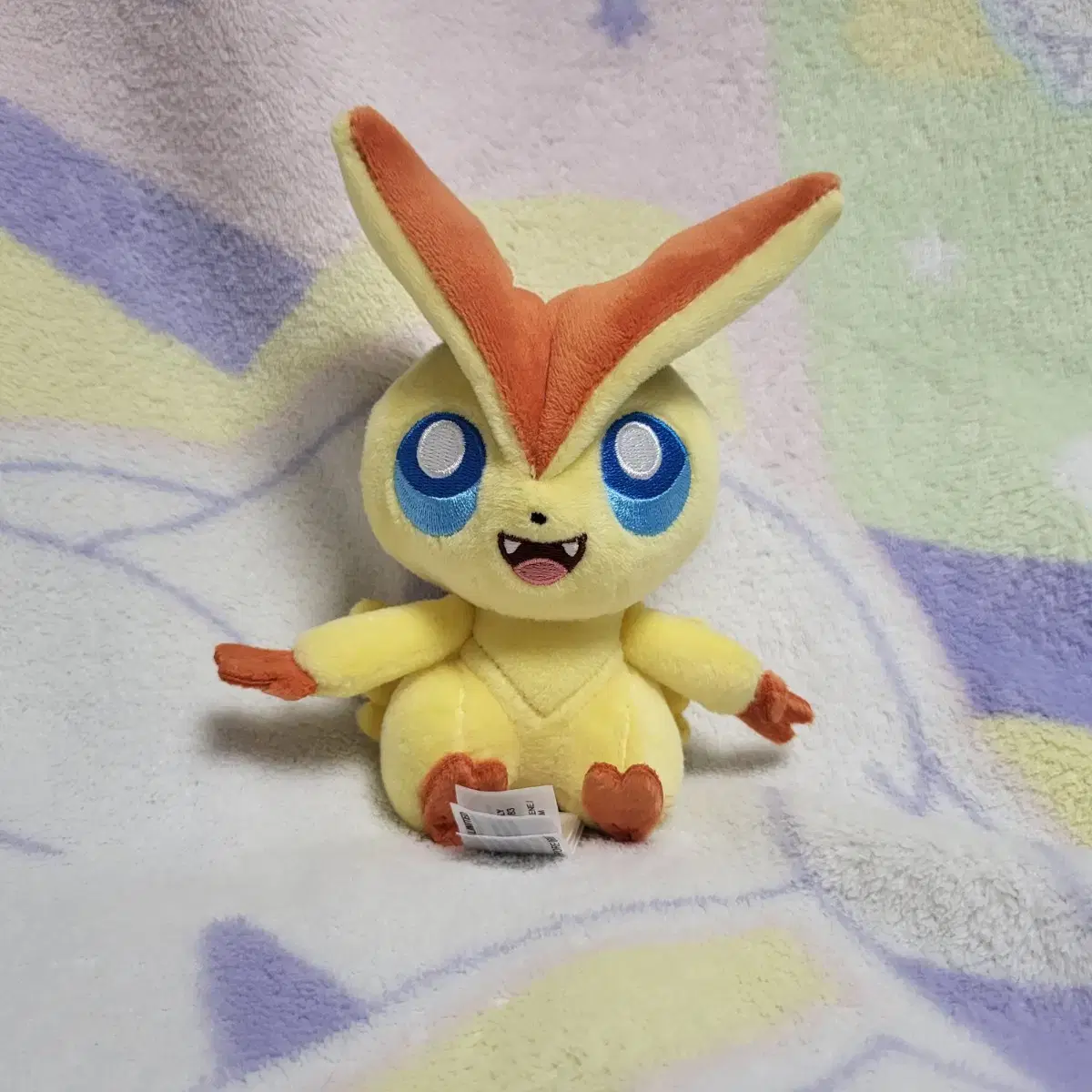Victini Pokémon fit doll