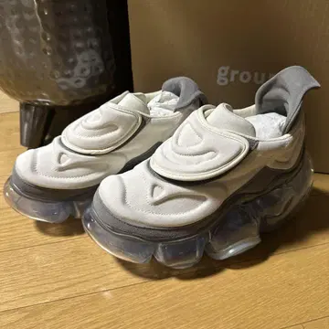 그라운즈 스니커즈 통굽