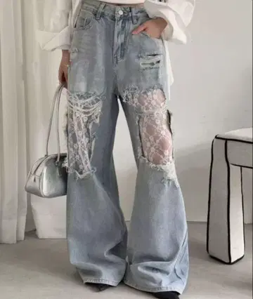레이스업 아플리케 라이트 블루 스트레이트 데님