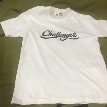 Challenger 화이트 티셔츠 M 사이즈