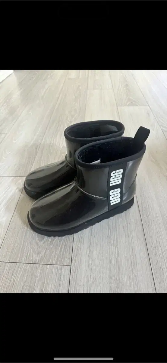 UGG Clear