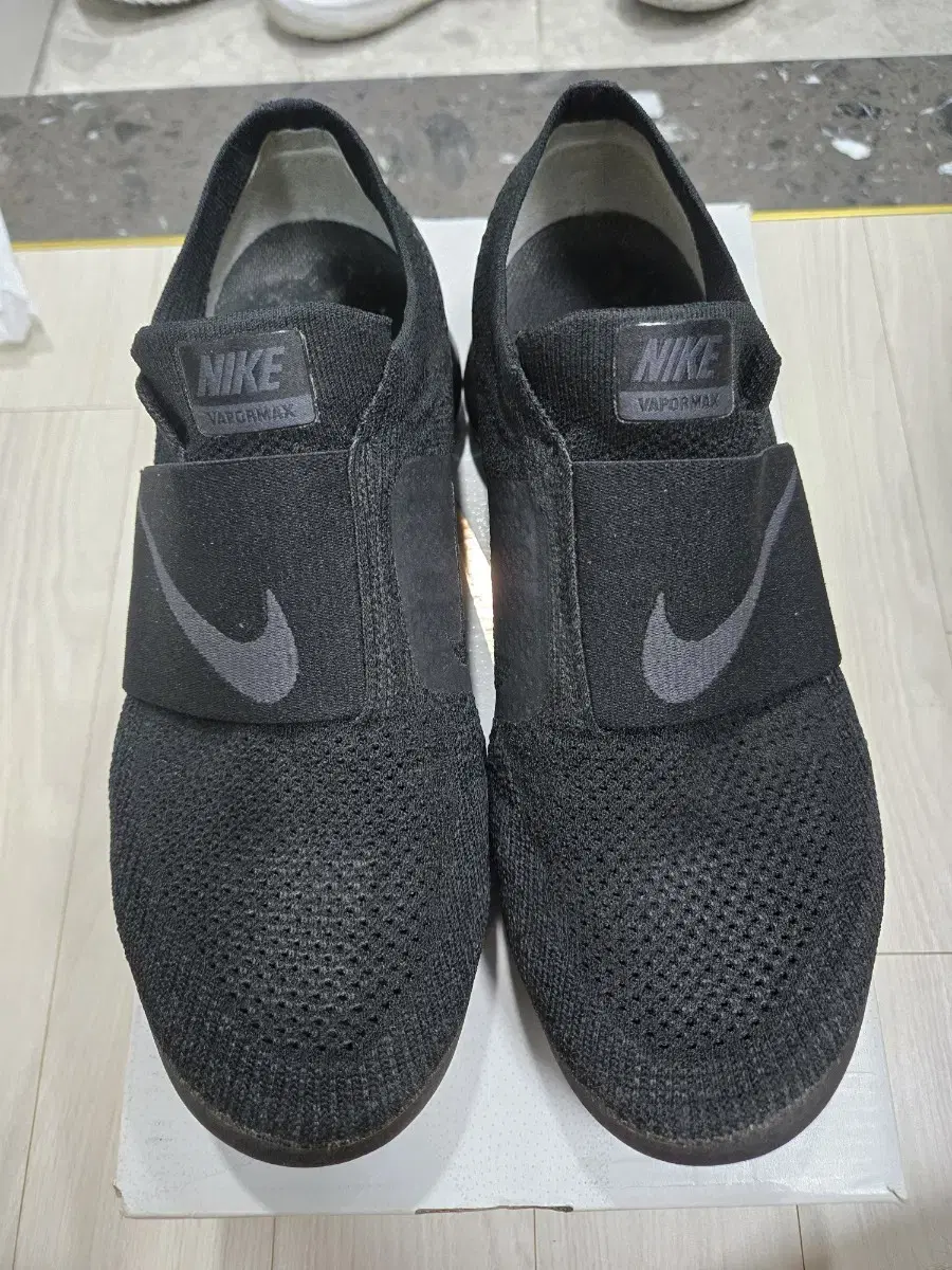 나이키 베이퍼맥스 플라이니트 MOC