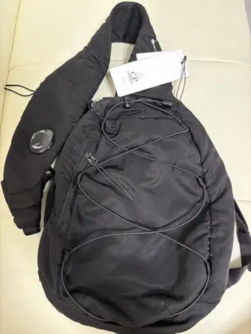 cp company 씨피 컴퍼니 렌즈 숄더백 블랙