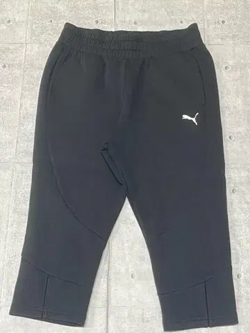 새상품급 PUMA 하프 숏 팬츠 저리 로고 프린트 푸마