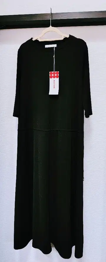 미사용 블랙 원피스 DoCLASSE