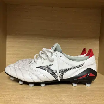 미즈노 축구화 스파이크 화이트/블랙/레드 27.5