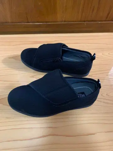 BIOFITTER 블랙 실내용 신발